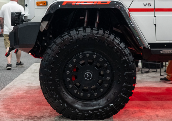 Load image into Gallery viewer, g wagon 18 inch wheels beadlock ctis 20 inch wheels 463 463a g500 g550 g55 g63 amg 4x4
