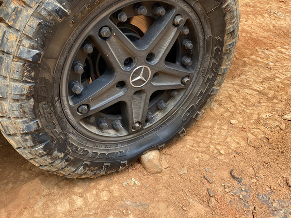 Load image into Gallery viewer, Hutchinson beadlock wheels g wagon 18 inch g wagen Rock Monster 2059 18 inch beadlock wheels Hutchinson beadlock g wagen rock monster military g wagon mercedes