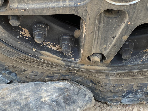 Load image into Gallery viewer, Hutchinson beadlock wheels g wagon 18 inch g wagen Rock Monster 2059 18 inch beadlock wheels Hutchinson beadlock g wagen rock monster military g wagon mercedes