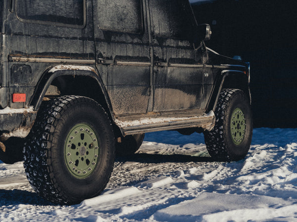 Load image into Gallery viewer, mercedes g wagen 4 inch lift kit 100mm lift kit for Mercedes G Wagon G Wagen Gelandewagen Jack Wagon Overlanding Suspension Mercedes Benz w463 w461 w460 G500 G550 G55 G63 AMG Hutchinson beadlock rock monster 0492 16inch wheels 35 inch tires