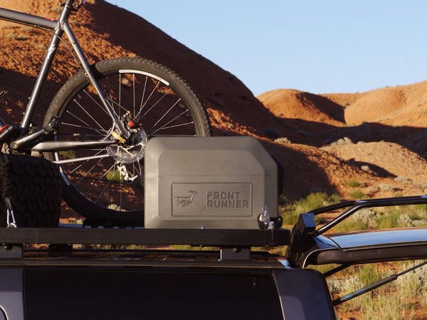Load image into Gallery viewer, Front Runner 45 L Water Tank with Mounting System for Roof Rack
